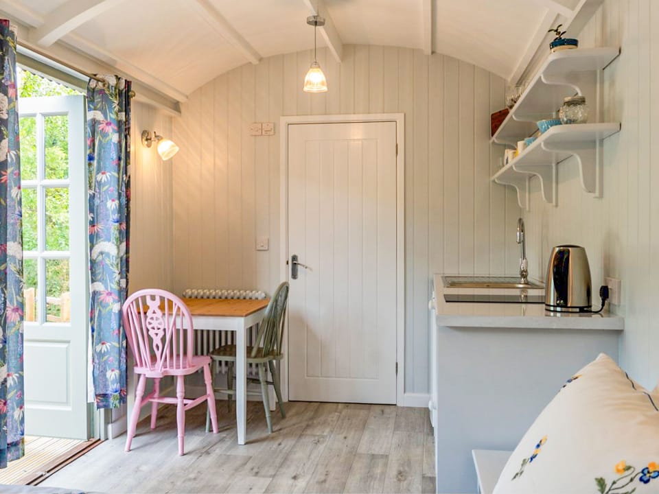 Open plan living space | Fig Tree Shepherd&rsquo;s Hut, Bridport
