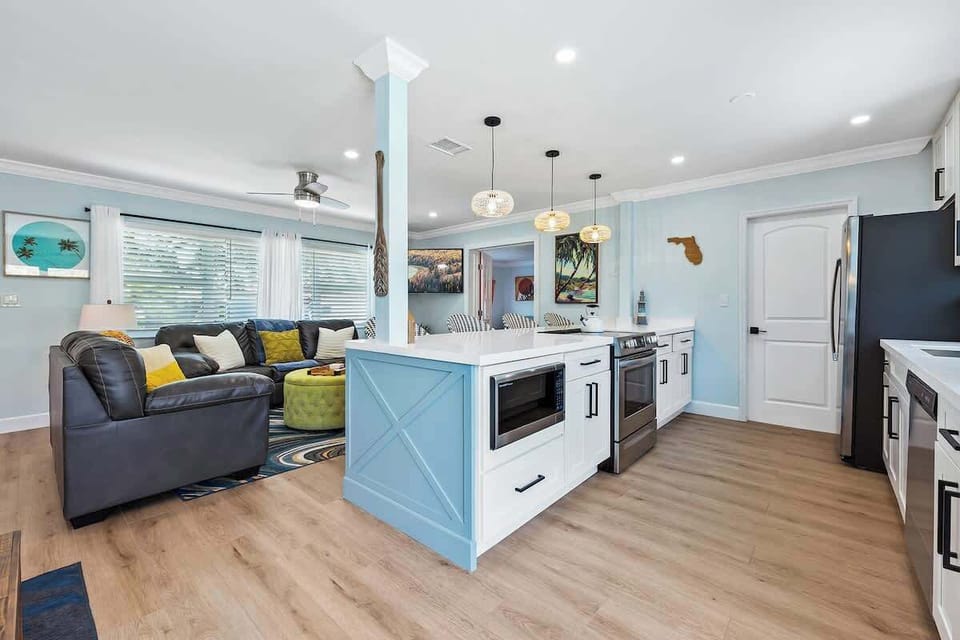Beautiful open kitchen with large peninsula