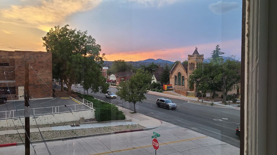 The Sunset Suite st the Mansion by the Square Apartment in Prescott