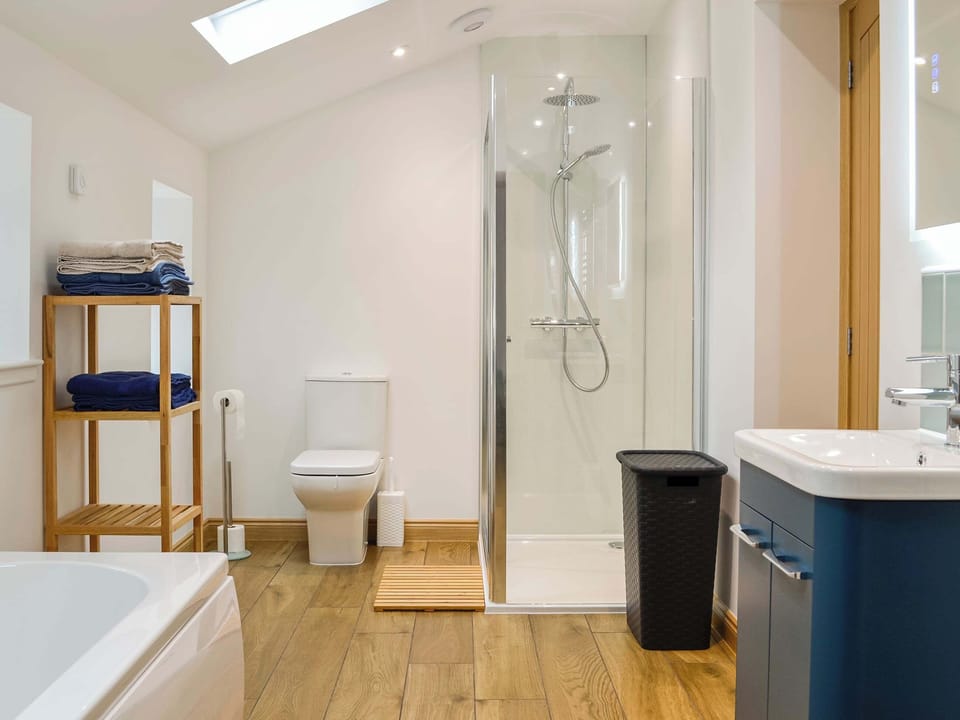 Bathroom | Druids Knowe, Glenesk