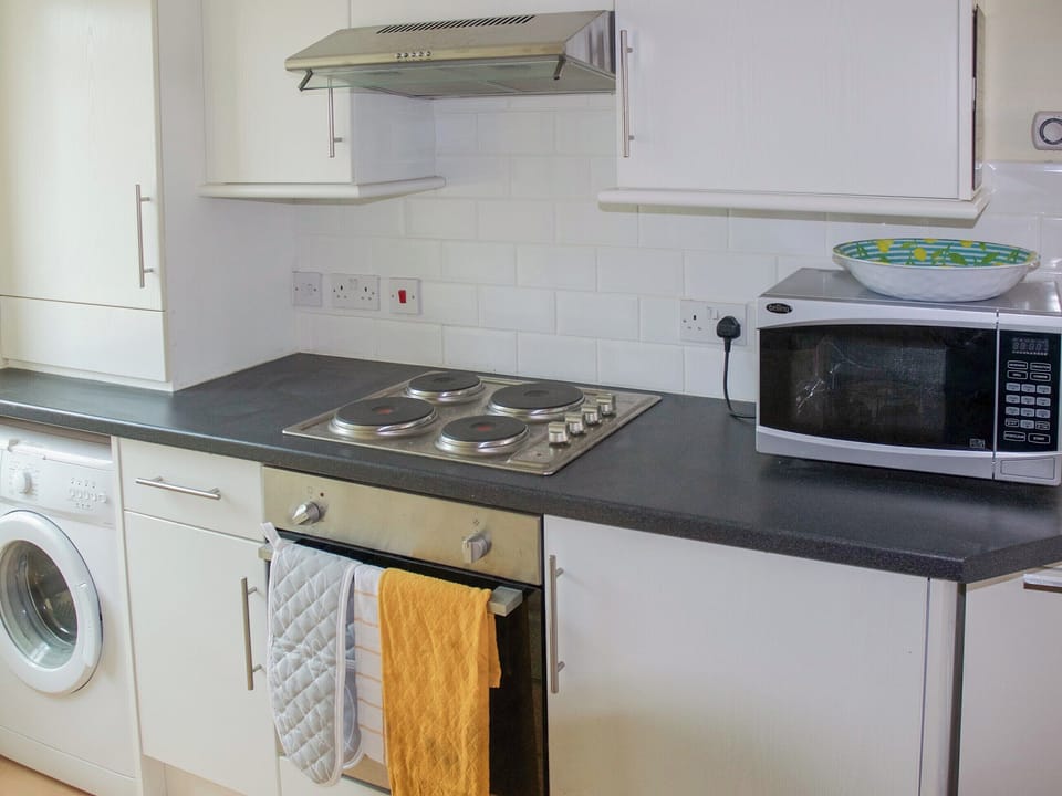 Kitchen | Lemon Cottage, Ryde and Seaview