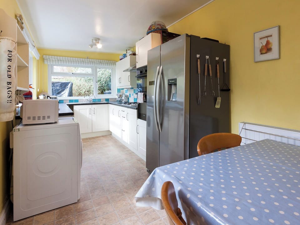 Kitchen/diner | Otters Cottage, Salcombe