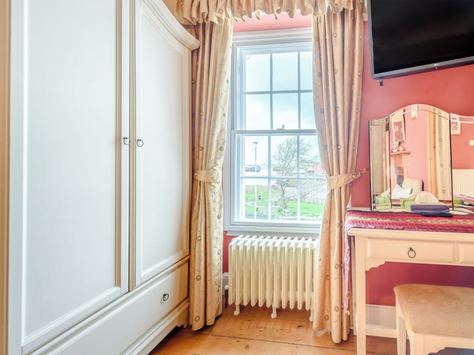 Double bedroom | Awel-Y-Mor, Aberaeron