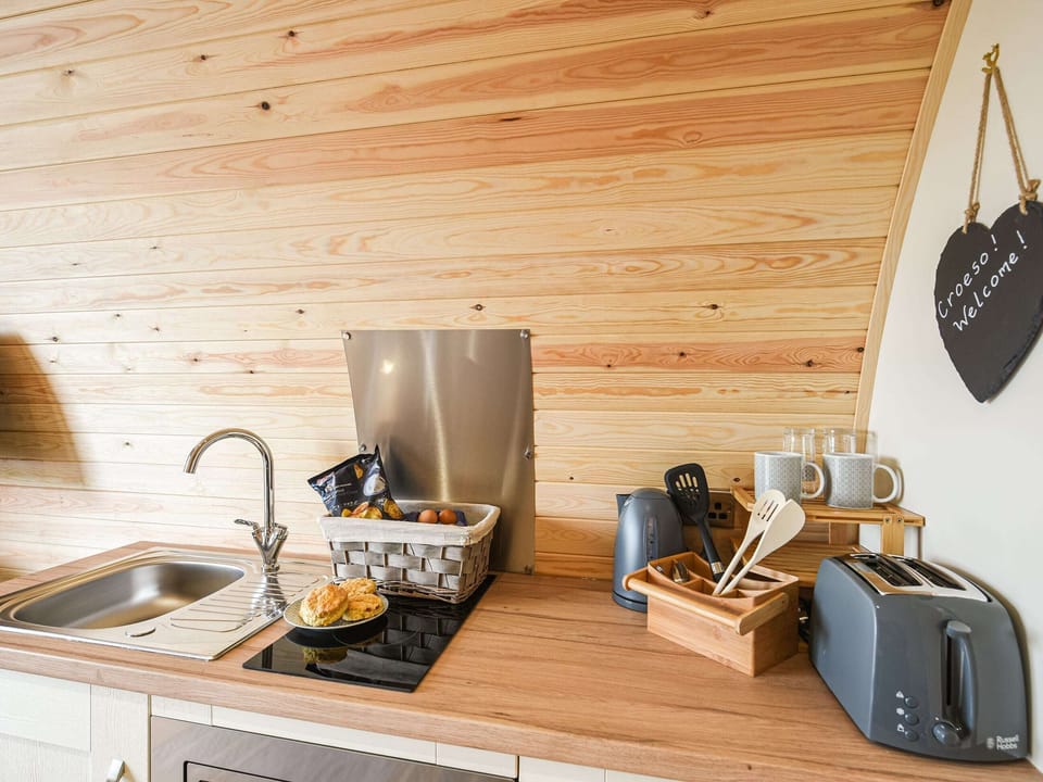 Interior | Celyn Bach - Podiau Efyrnwy Pods, Llanwddyn