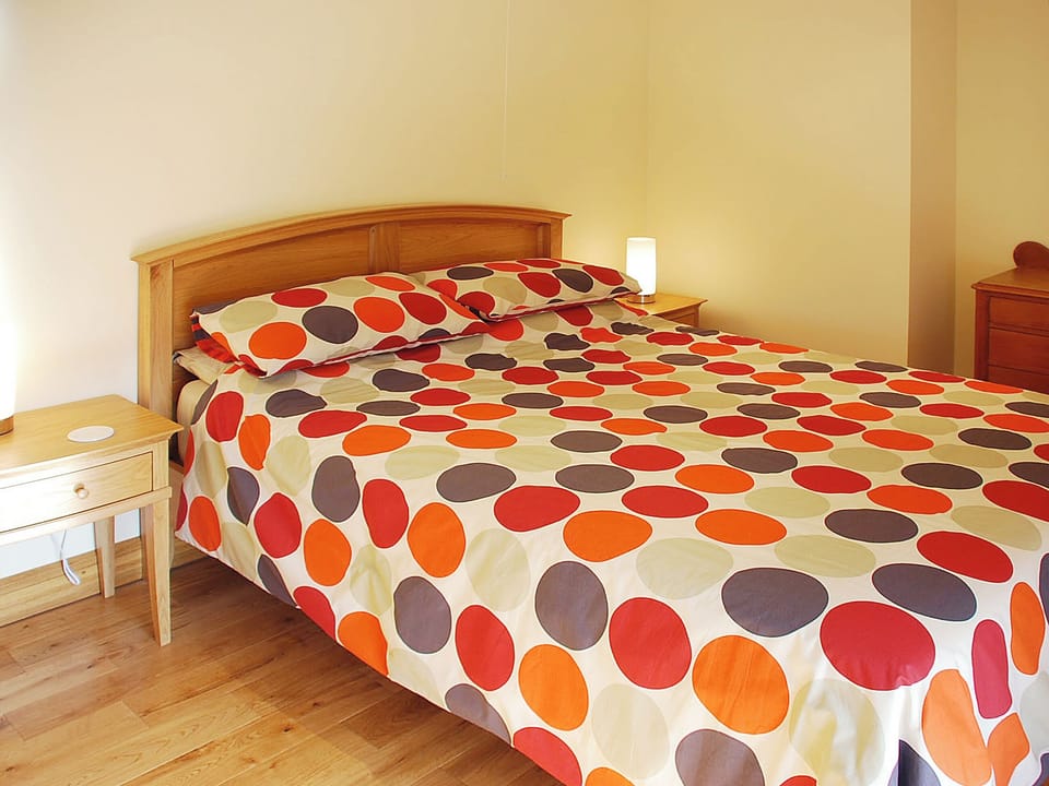 Double bedroom | Lean Low Holiday Cottage, near Hartington