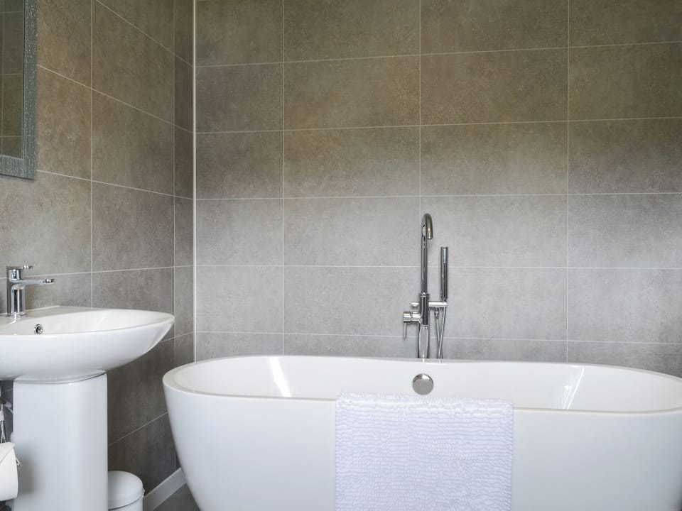 En-suite | Boatman&rsquo;s Cottage at Inverinan Mor, Inverinan