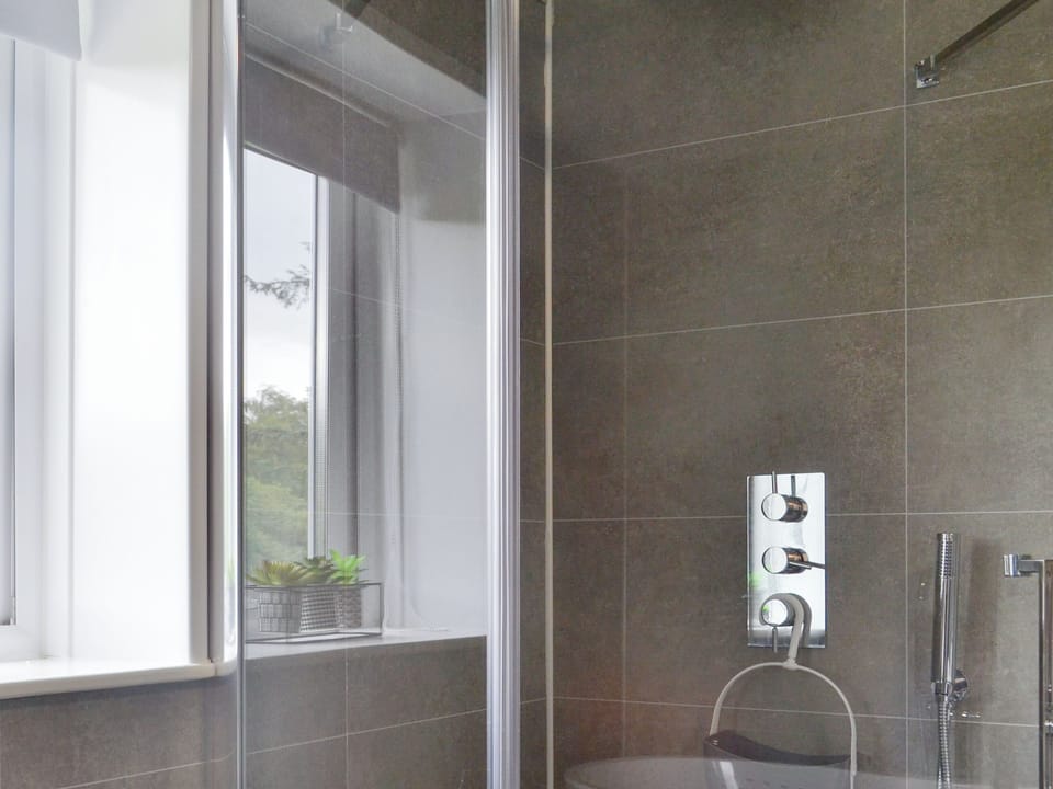 En-suite | Boatman&rsquo;s Cottage at Inverinan Mor, Inverinan