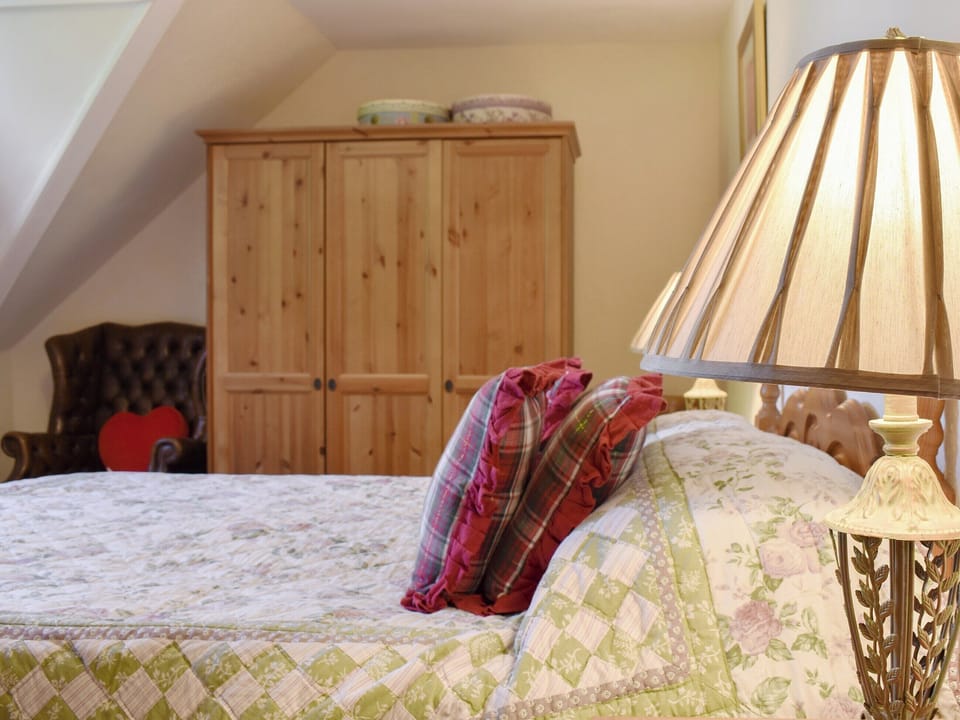 Double bedroom | The Loft - Gunns Apartments, Lynton