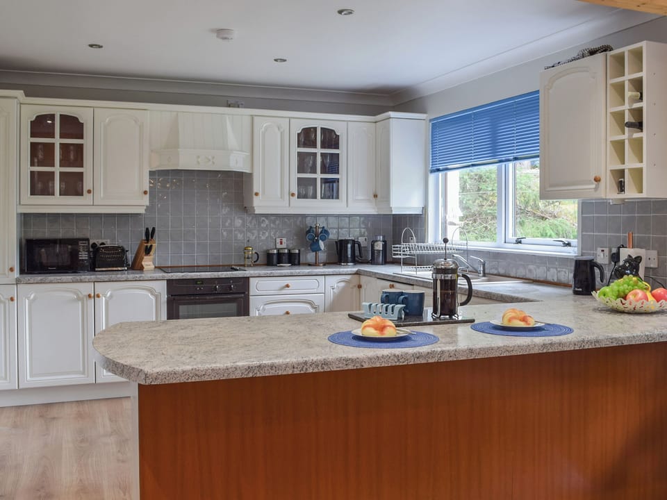 Kitchen/diner | Tamarchan Lodge, Ballachulish
