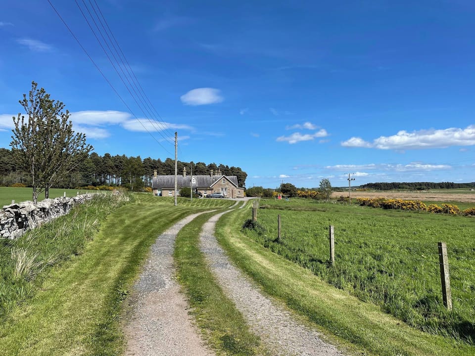 Surrounding area | Rowan Cottage - Easter Dalziel Farm Cottages, Dalcross