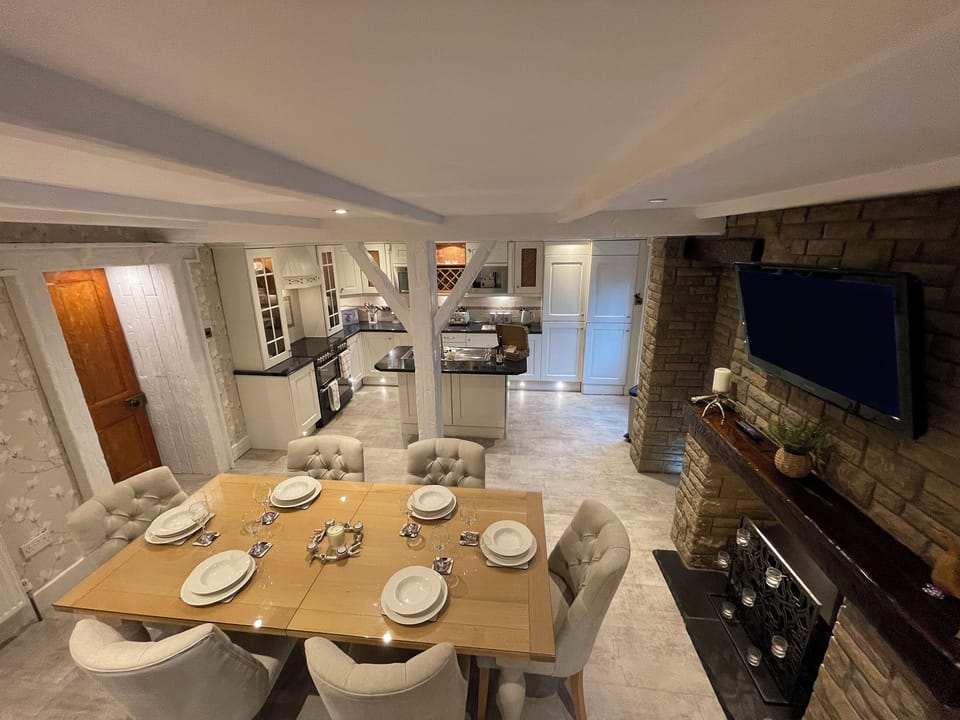 Dining Area | Tennox Farm House - Tennox Farm, Kilbirnie