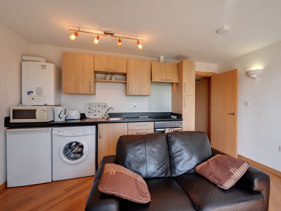 Kitchen | 10 Red Rock - Red Rock Apartments, Dawlish Warren