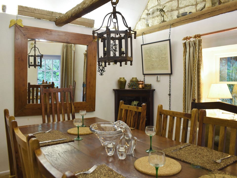 Dining room | Keeper&rsquo;s Cottage, Crowborough