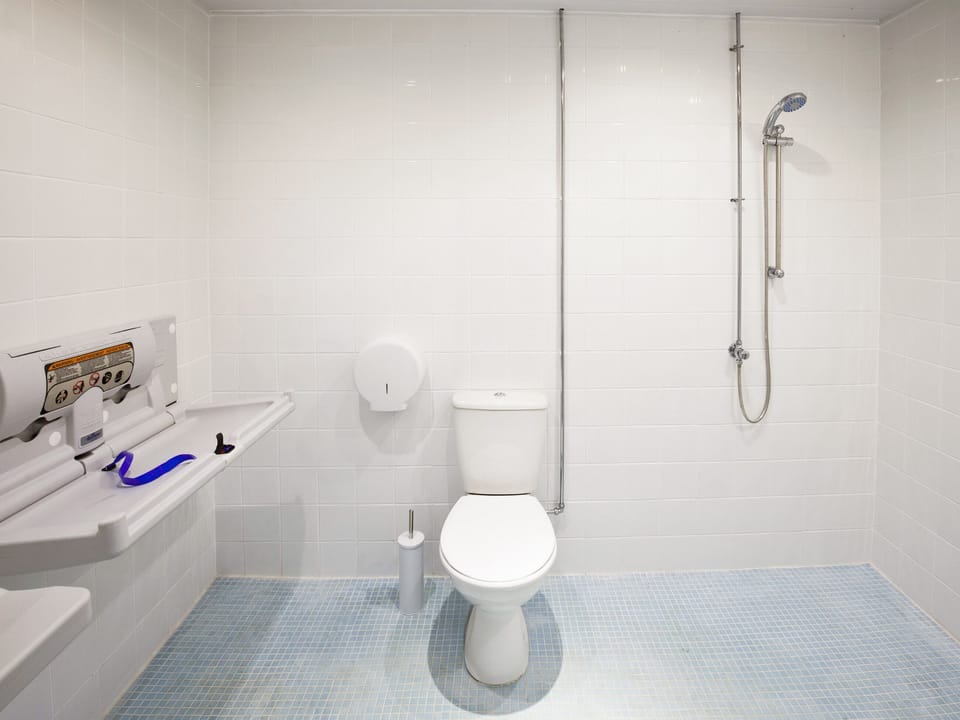 Shower room | Jacob&rsquo;s Folly - Rosslyn Glamping, Melton Constable