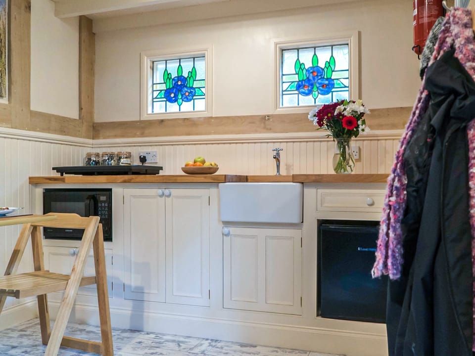 Kitchen area | Jacob&rsquo;s Folly - Rosslyn Glamping, Melton Constable