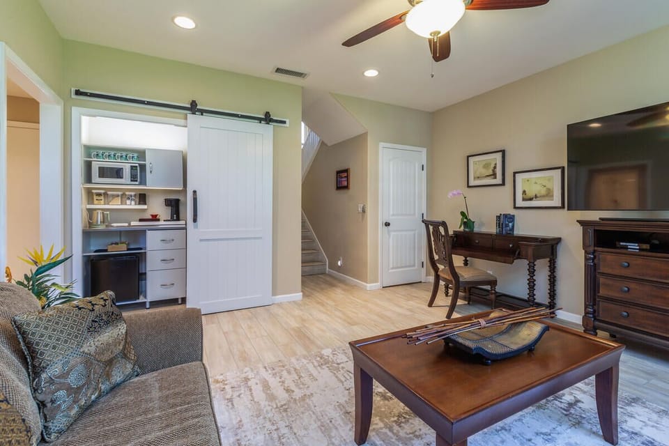 Downstairs Kitchenette/Living Area/Desk