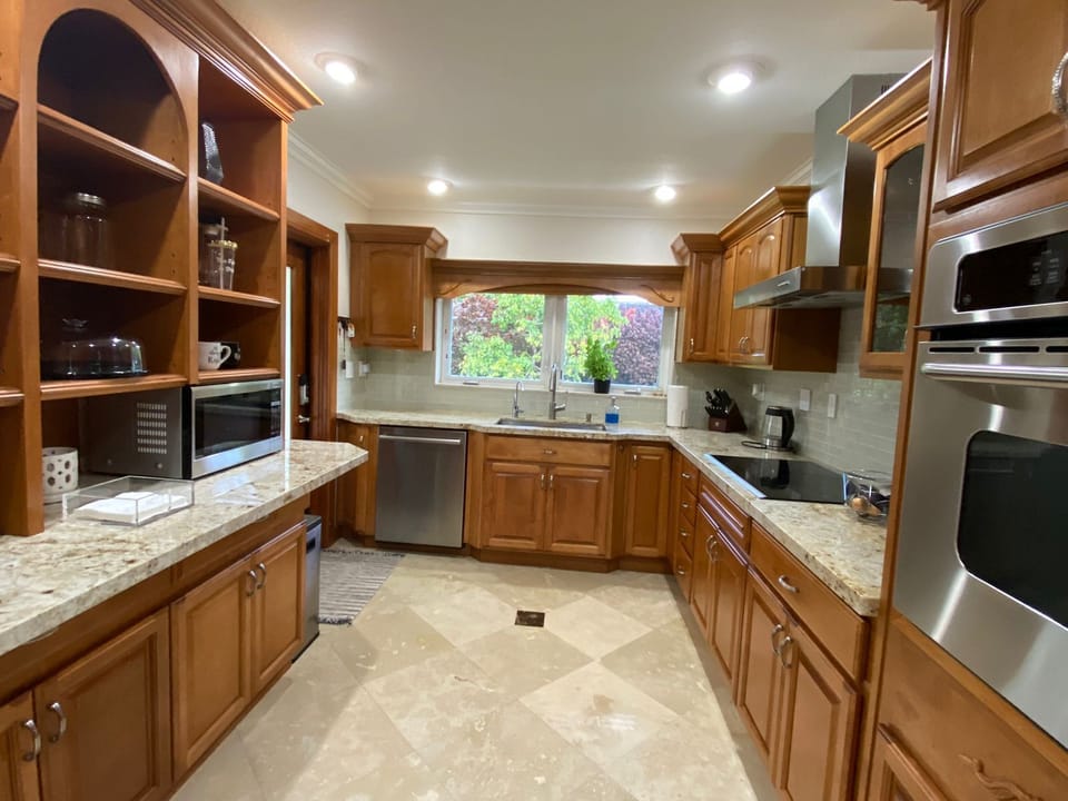 Kitchen fully equipped