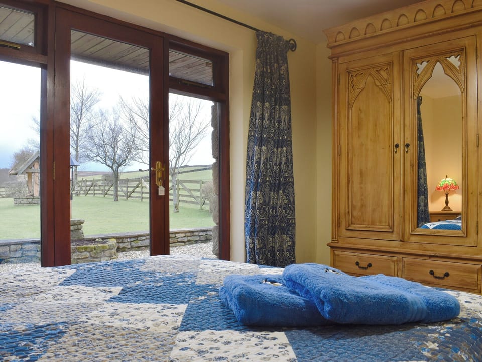 Double bedroom | Peewit Cottage, Lealholm near Whitby