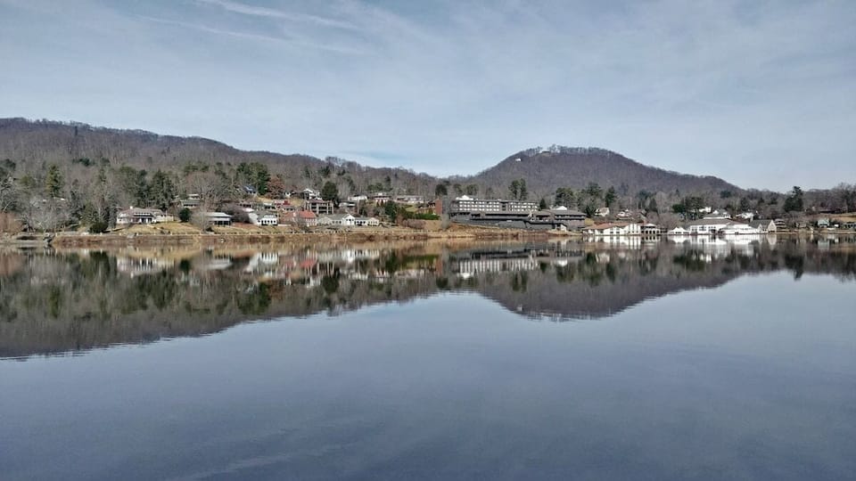 [Nearby Lake - 8.5 mi away] Lake Junaluska offers spectacular views and a walking trail around (a 2.3-mile loop or an extended 3.8-mile option).