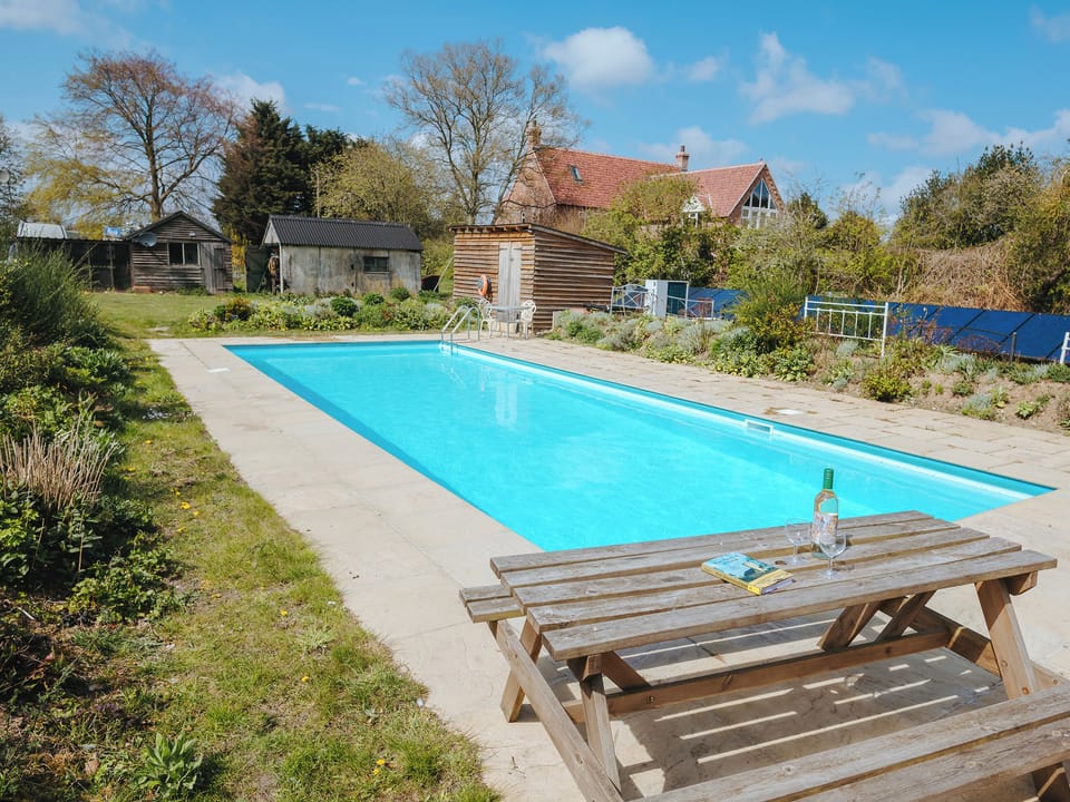 Swimming pool | Goosewing Hut - Rosslyn Glamping, Melton Constable