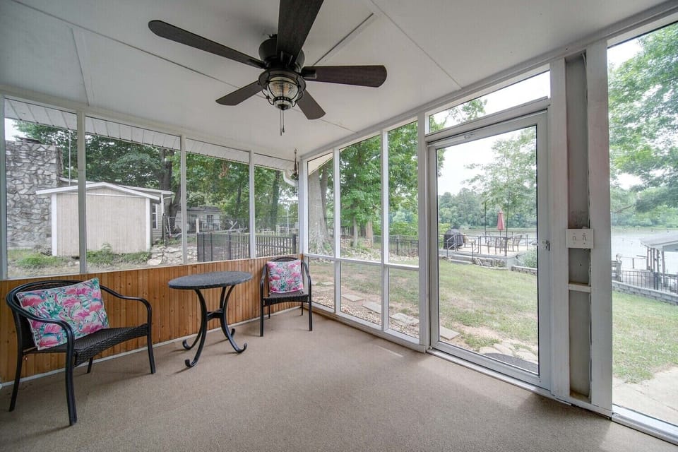 Screened-in porch