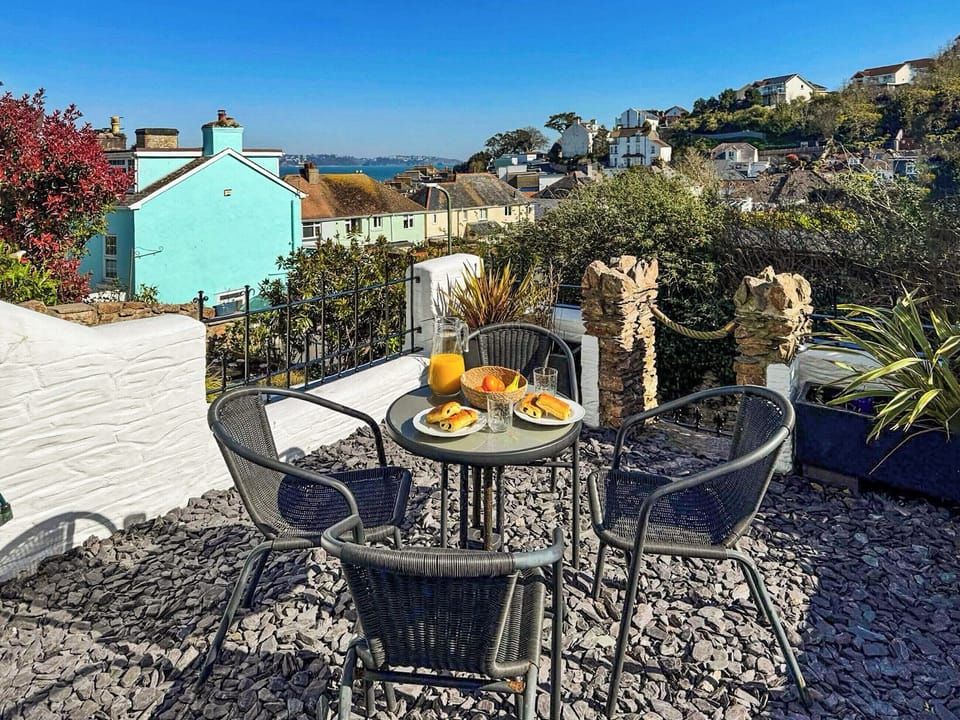 Sitting-out-area | The Lookout 43, Brixham