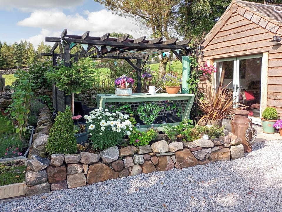 Outdoor area | Little Pines Lodge, Biddulph
