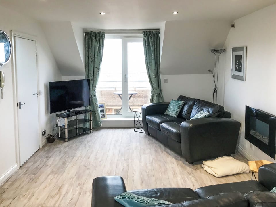 Living room/dining room | Dawson Beach House, Seahouses