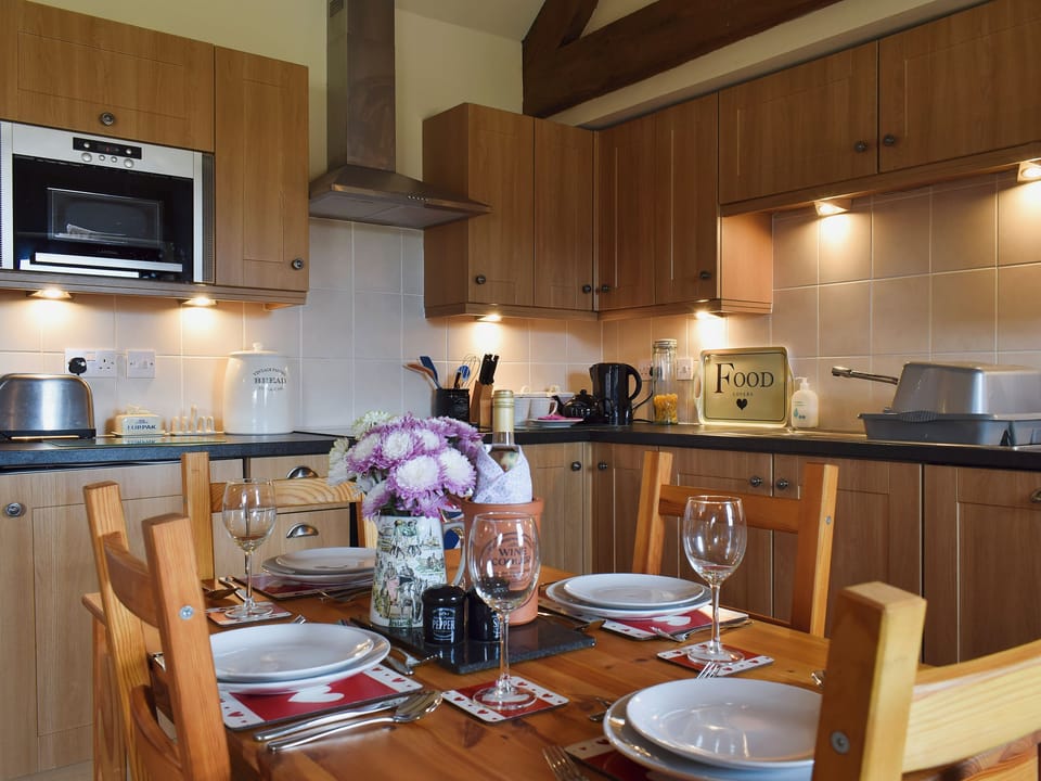 Kitchen and dining area | Rupert&rsquo;s Stable - Cleveland View Cottages, Easby Grange, near Great Ayton