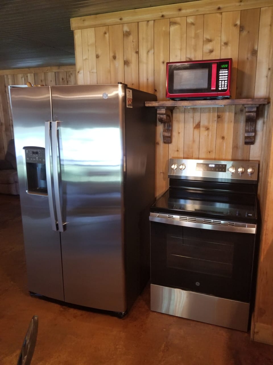 Kitchen with new appliances. 