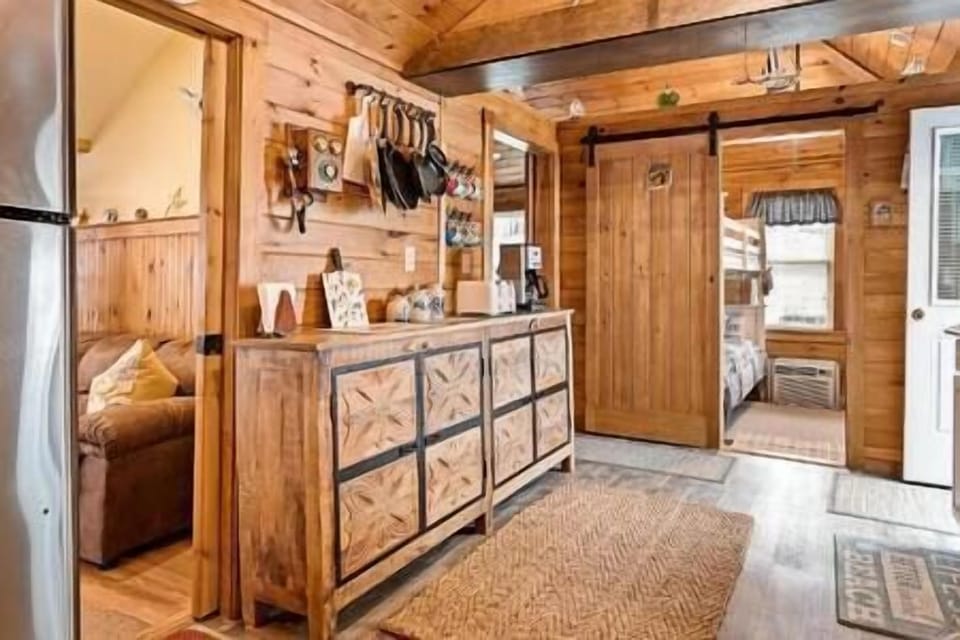 Kitchen storage