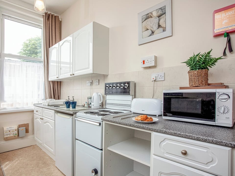 Kitchen area | Apartment Eight - Broadshade Holiday Apartments, Paignton
