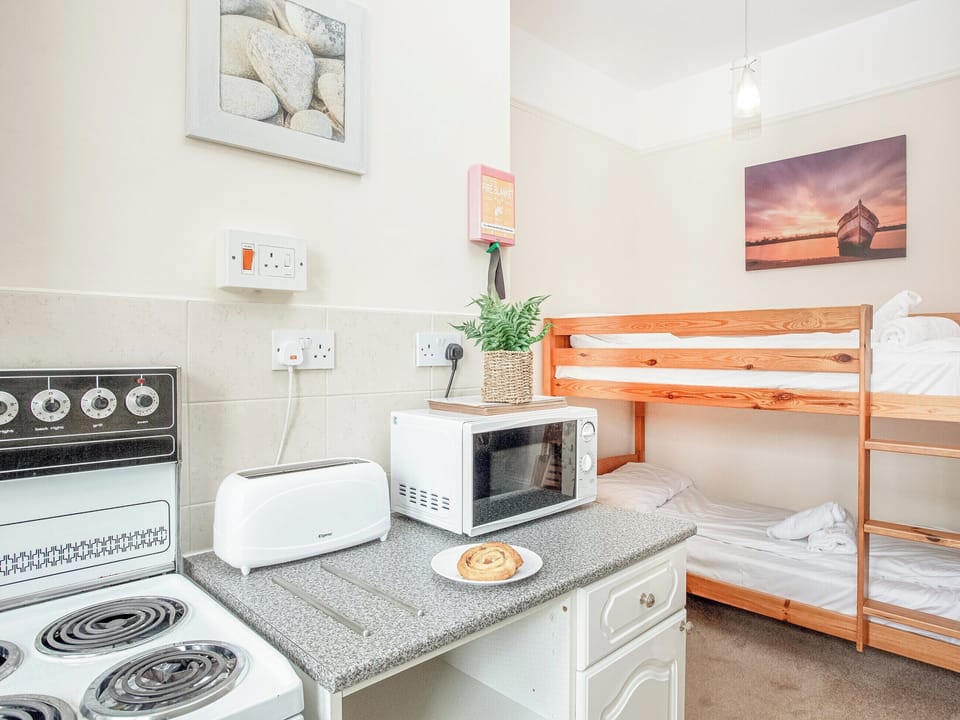 Bunk bedroom | Apartment Eight - Broadshade Holiday Apartments, Paignton