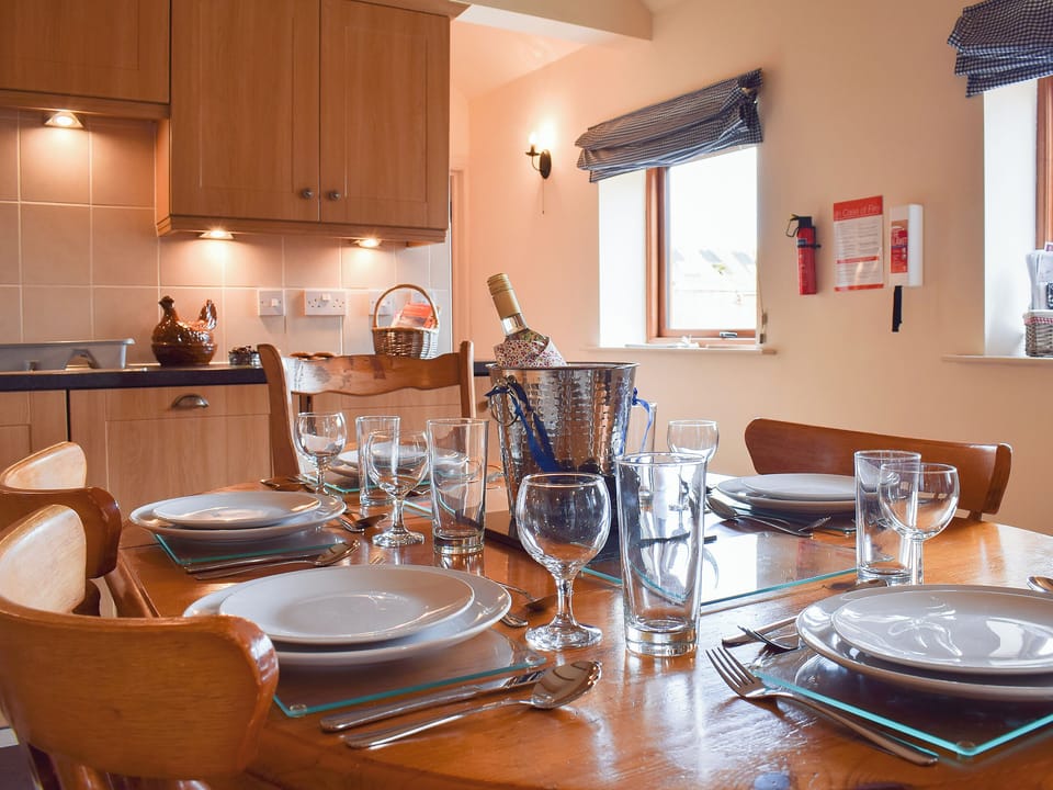 Traditional farmhouse style kitchen dining table | Betty&rsquo;s Byre - Cleveland View Cottages, Easby Grange, near Great Ayton
