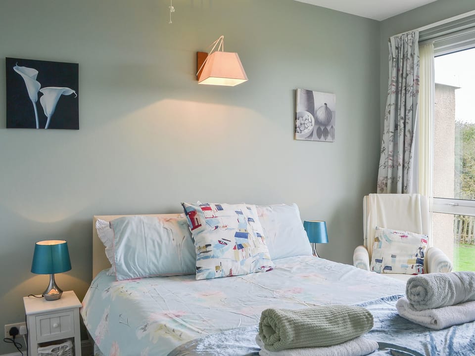 Double bedroom | Tigh Na Mara - Hunmanby Gap Cottages, Hunmanby Gap, near Filey