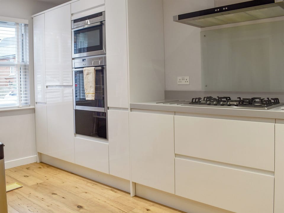 Kitchen area | Whiskey Mac Cottage, Cowes