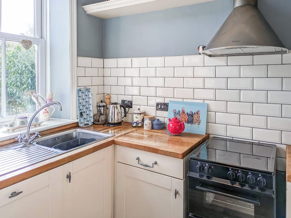 Well-equipped kitchen | Spring Cottage, Carperby near Leyburn