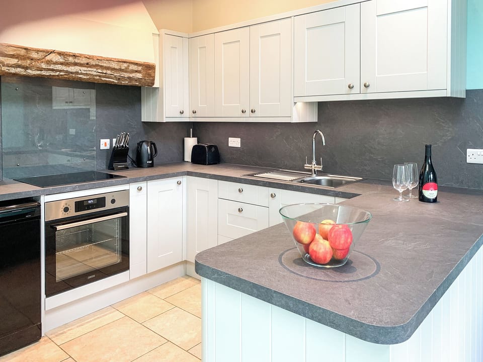 Kitchen area | Pinfold Cottage, West End, Elton