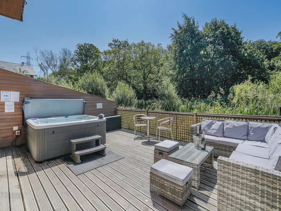 Outdoor area | Waterside Lodge Fourteen - Ashgrove Country Park, Elland