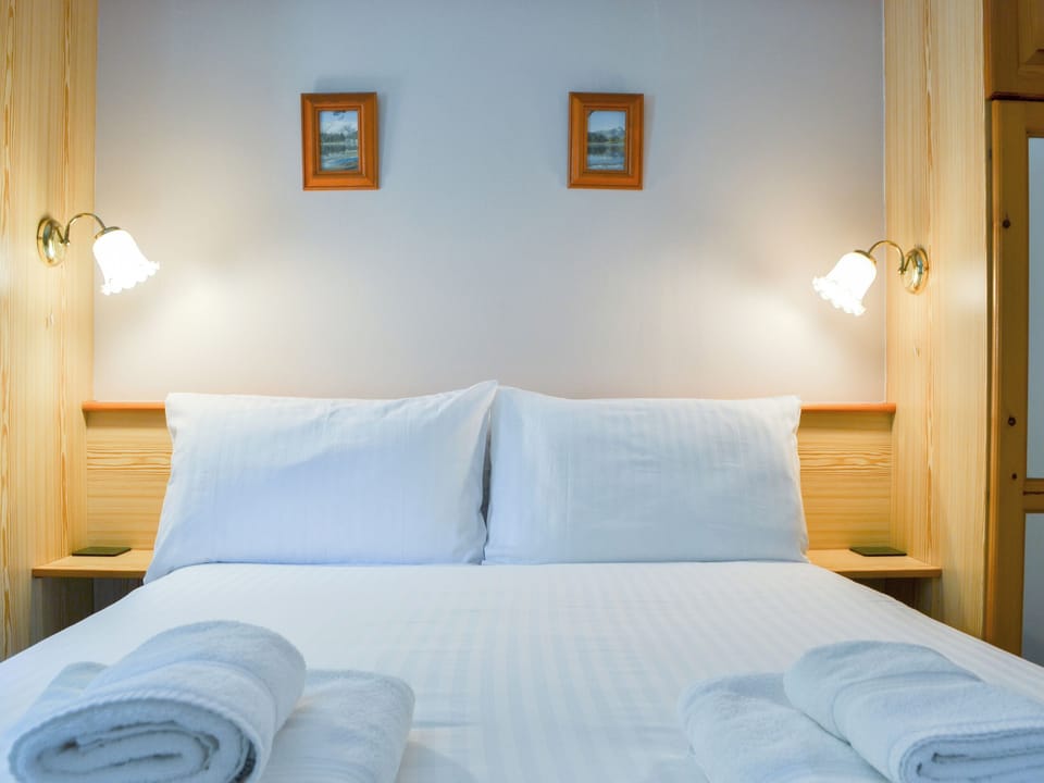 Typical Double bedroom | Quaysiders ClubQua, Ambleside