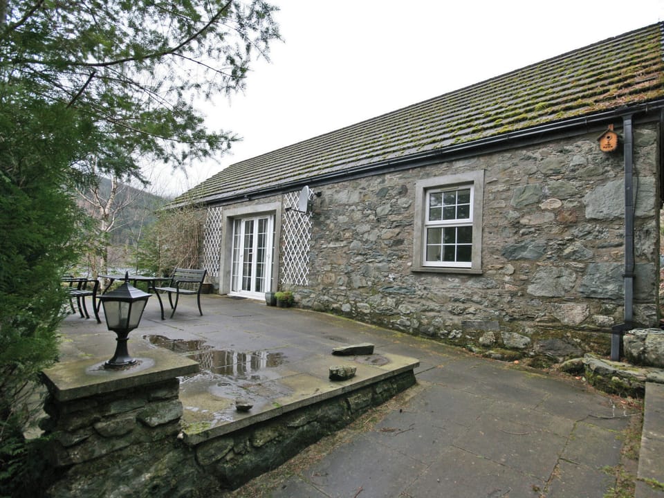 Lochview Barn, Strathyre by Callander