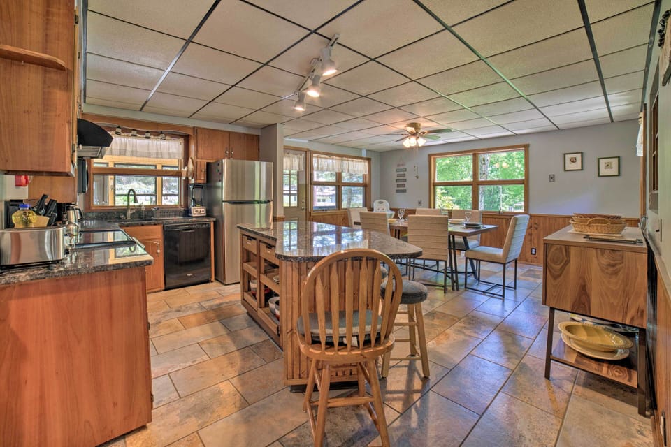 Kitchen | Main Floor | Coffee Maker | Toaster | Crockpot