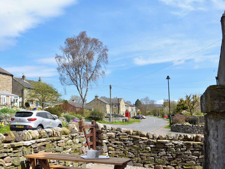 Delightful sitting out area | Timbessie Barn, Carperby, near Leyburn