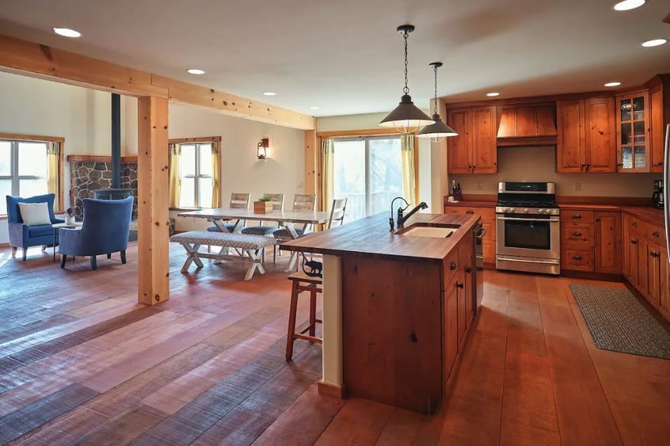 The home has a reverse osmosis water filtration system for tasty water. 