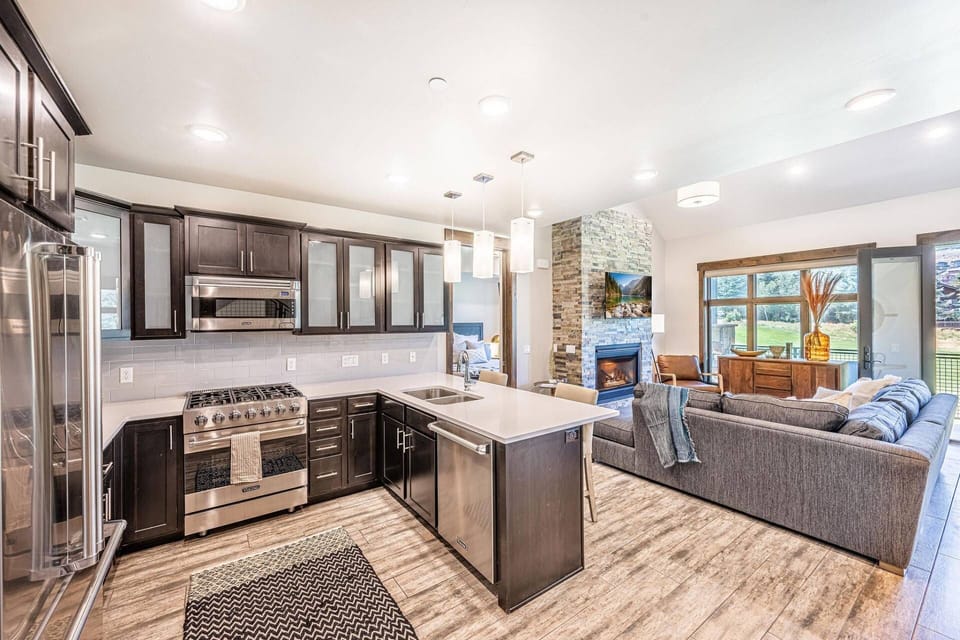 High End Gourmet Kitchen, Viking Gas Range, Microwave, Dishwasher and French Door Fridge.
