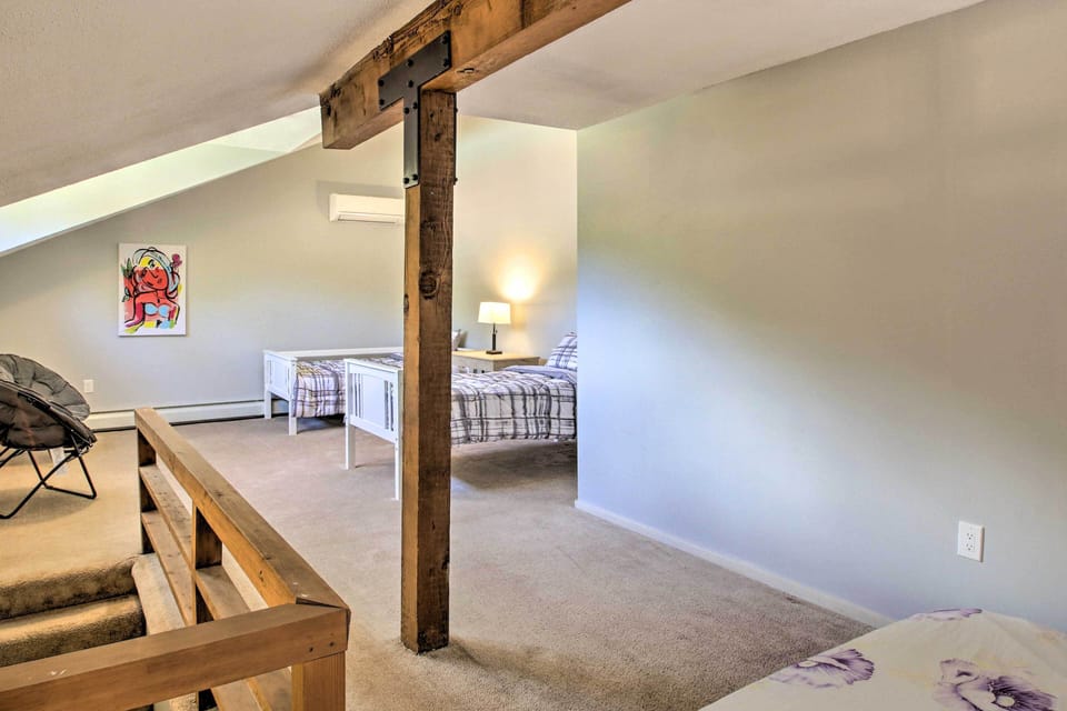 Loft | Full Bed | 2 Twin Beds