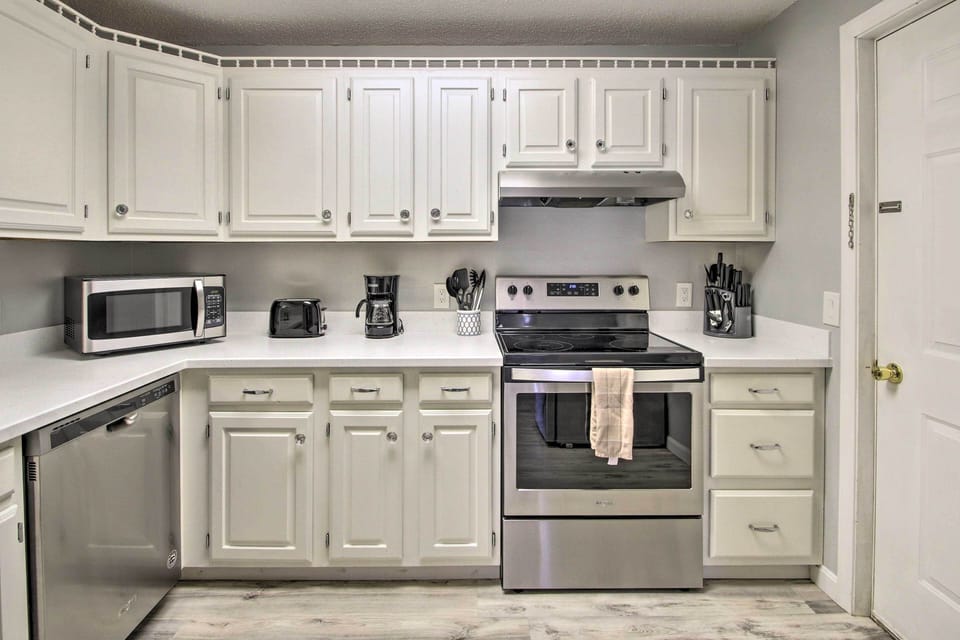 Kitchen | Free WiFi | Towels & Linens | Resort Amenities | 2nd-Floor Unit