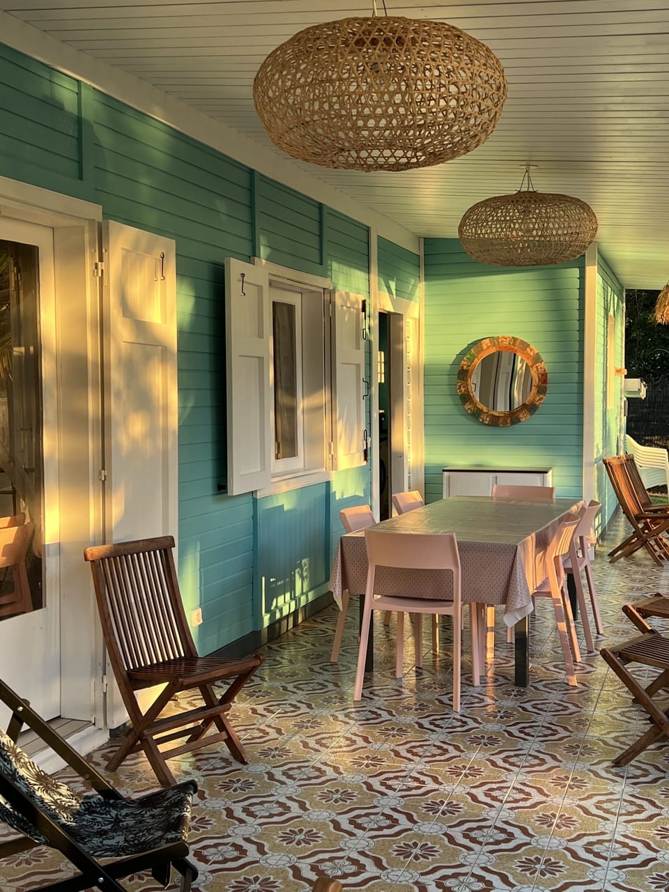 Outdoor dining