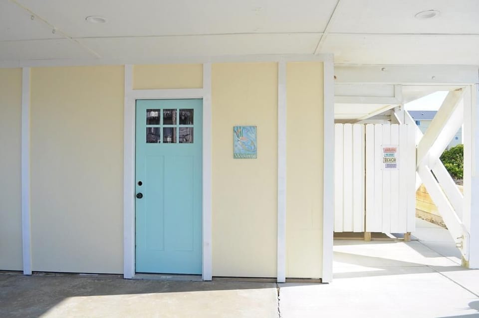 Ground Floor Storage with Washer & Dryer