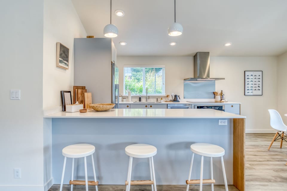 Kitchen countertop seating